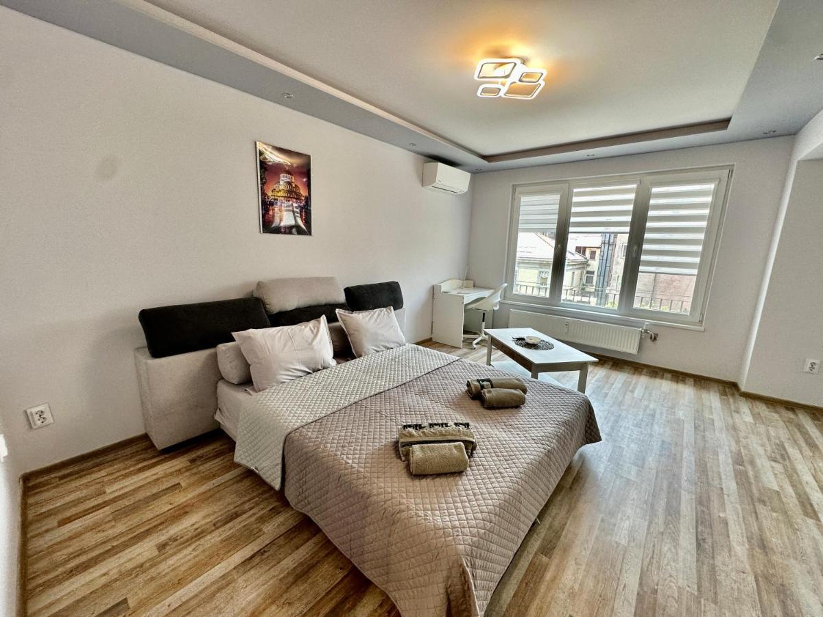 Central Vista Apartment By Mit Szófia Kültér fotó
